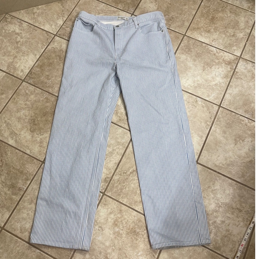 Abercrombie & Fitch 90s Relaxed High Rise Hickory Stripe Jeans Blue White 16LONG - Picture 2 of 13